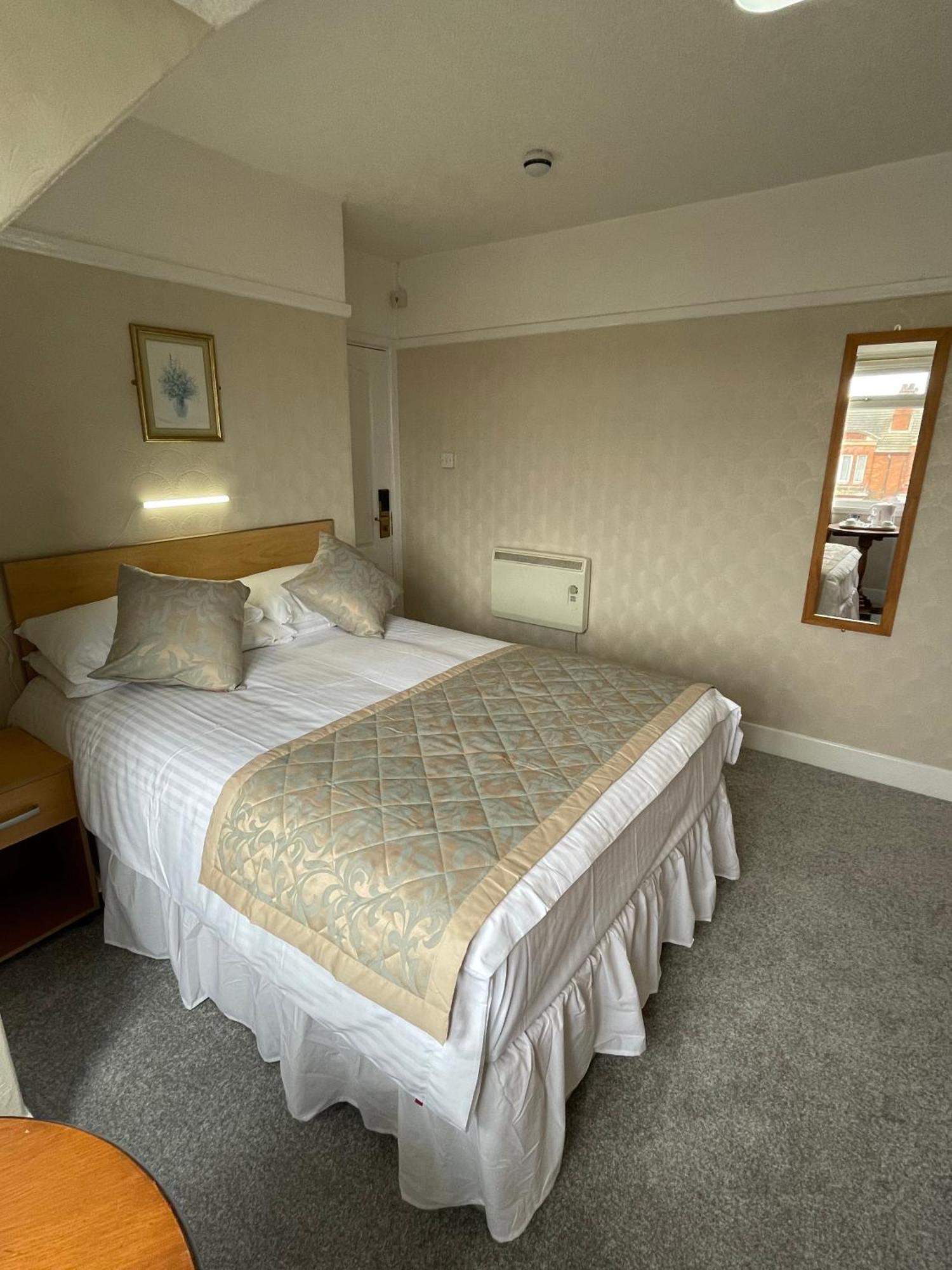 Hotel Oyo Queens Hotel, Skegness Skegness