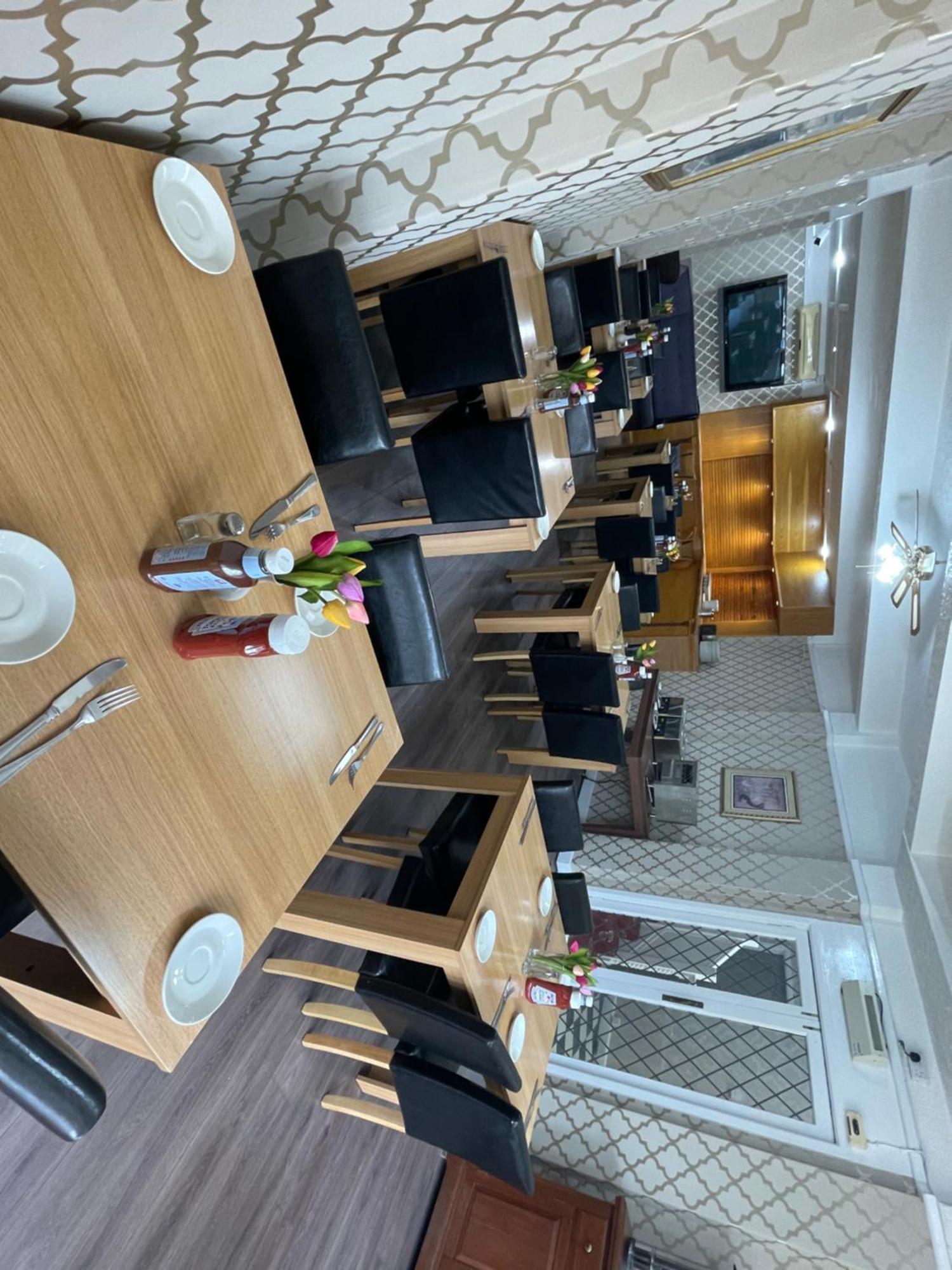 Oyo Queens Hotel, Skegness 3*