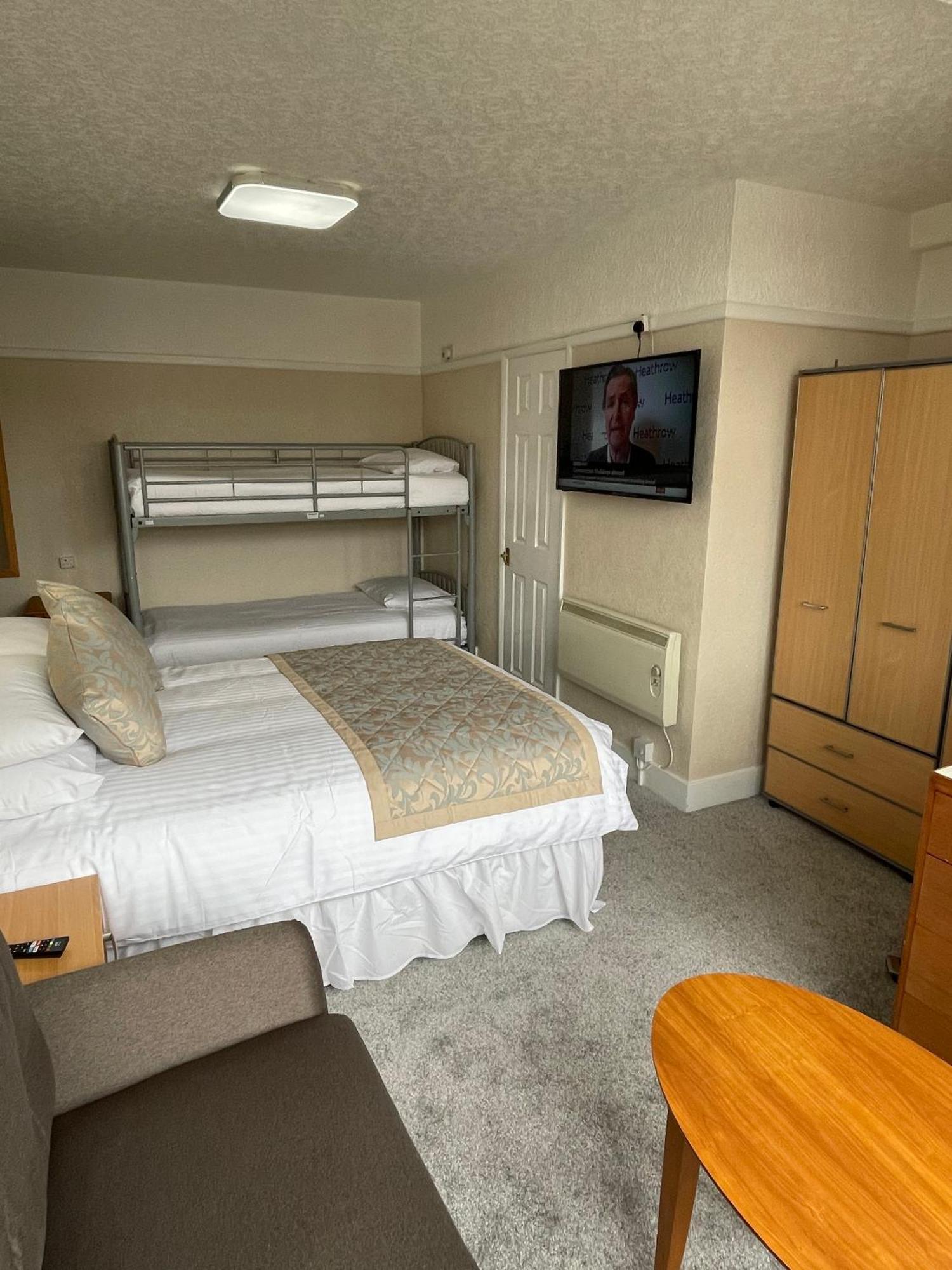 Oyo Queens Hotel, Skegness 3*